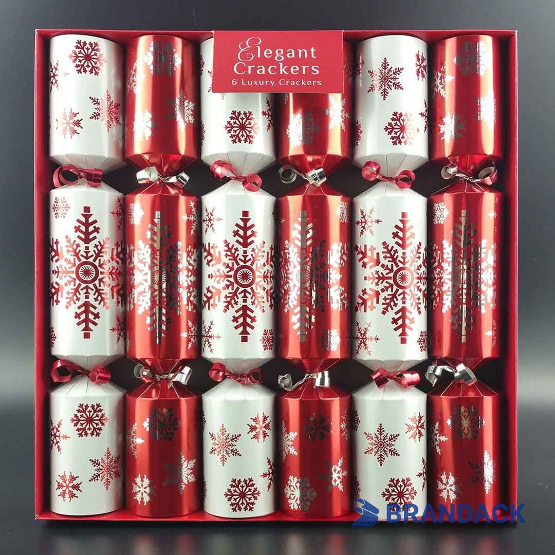 christmas pulling crackers