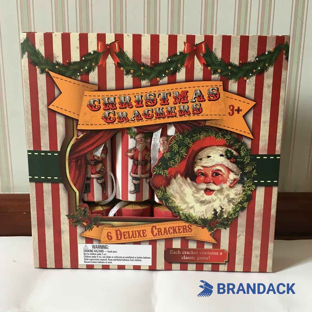 christmas pulling crackers