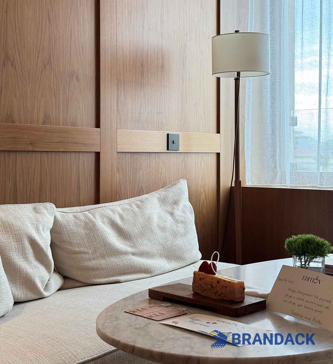 Custom Branded Hotel Keycard Companies for Advertising