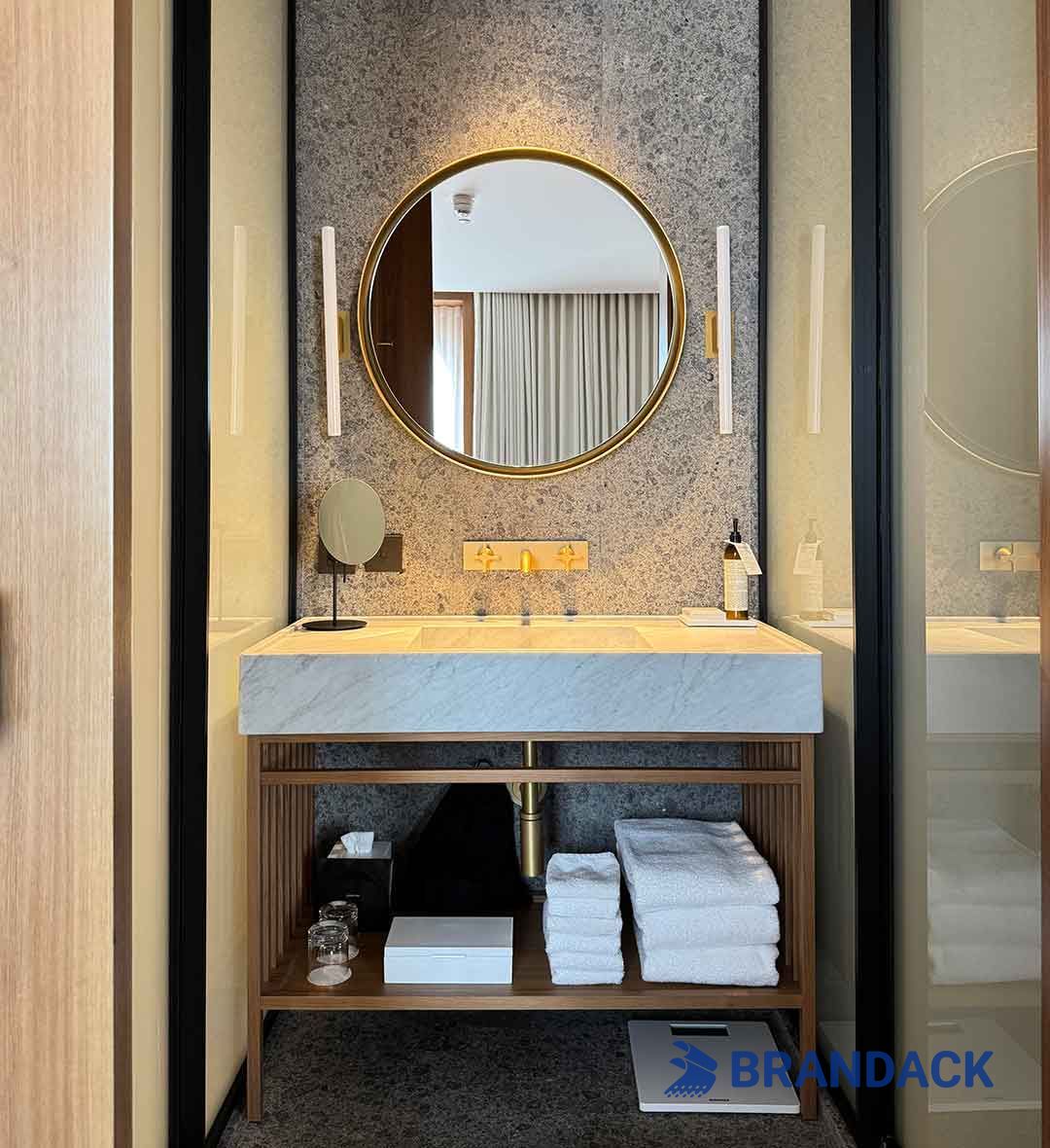 Custom Branded Hotel Keycard Companies for Advertising