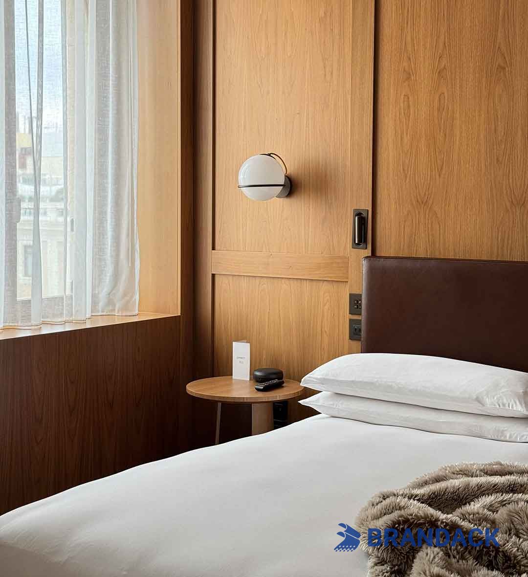 Custom Branded Hotel Keycard Companies for Advertising