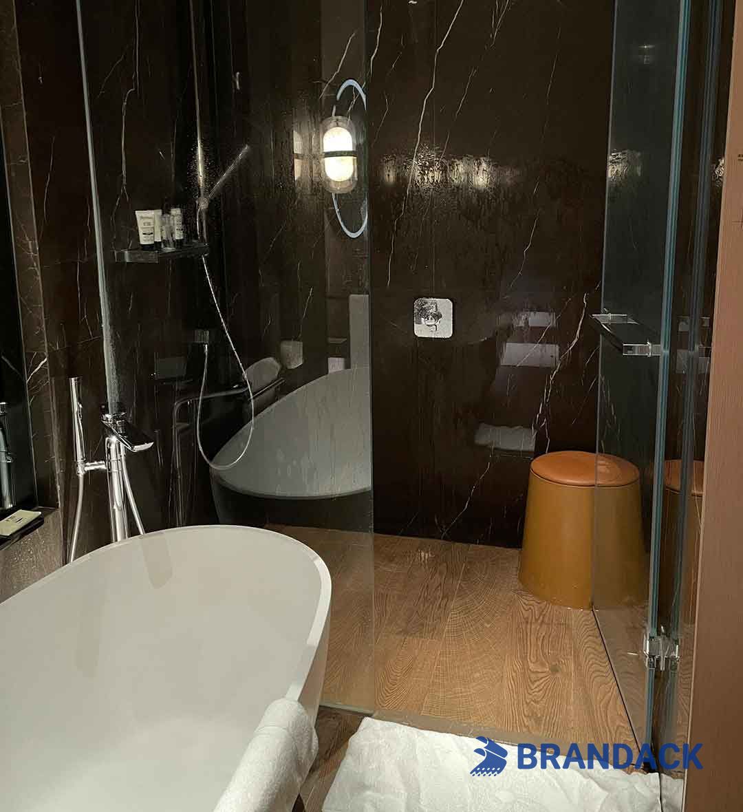 Custom Branded Hotel Keycard Companies for Advertising