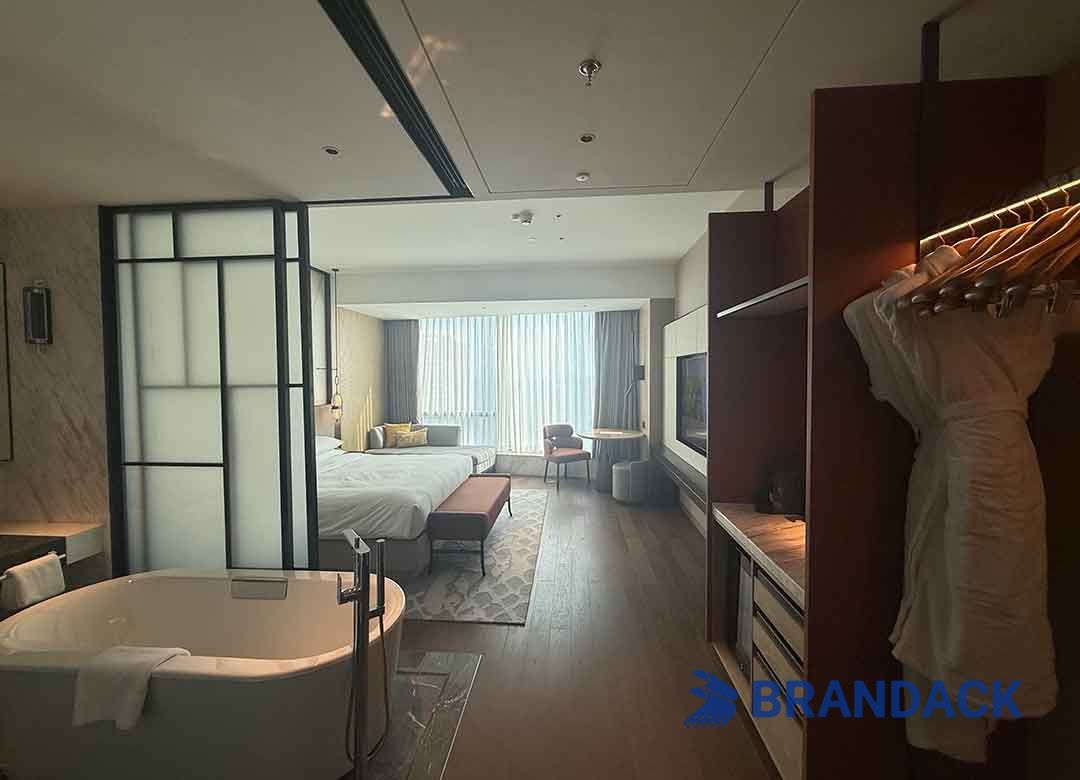 Custom Branded Hotel Keycard Companies for Advertising