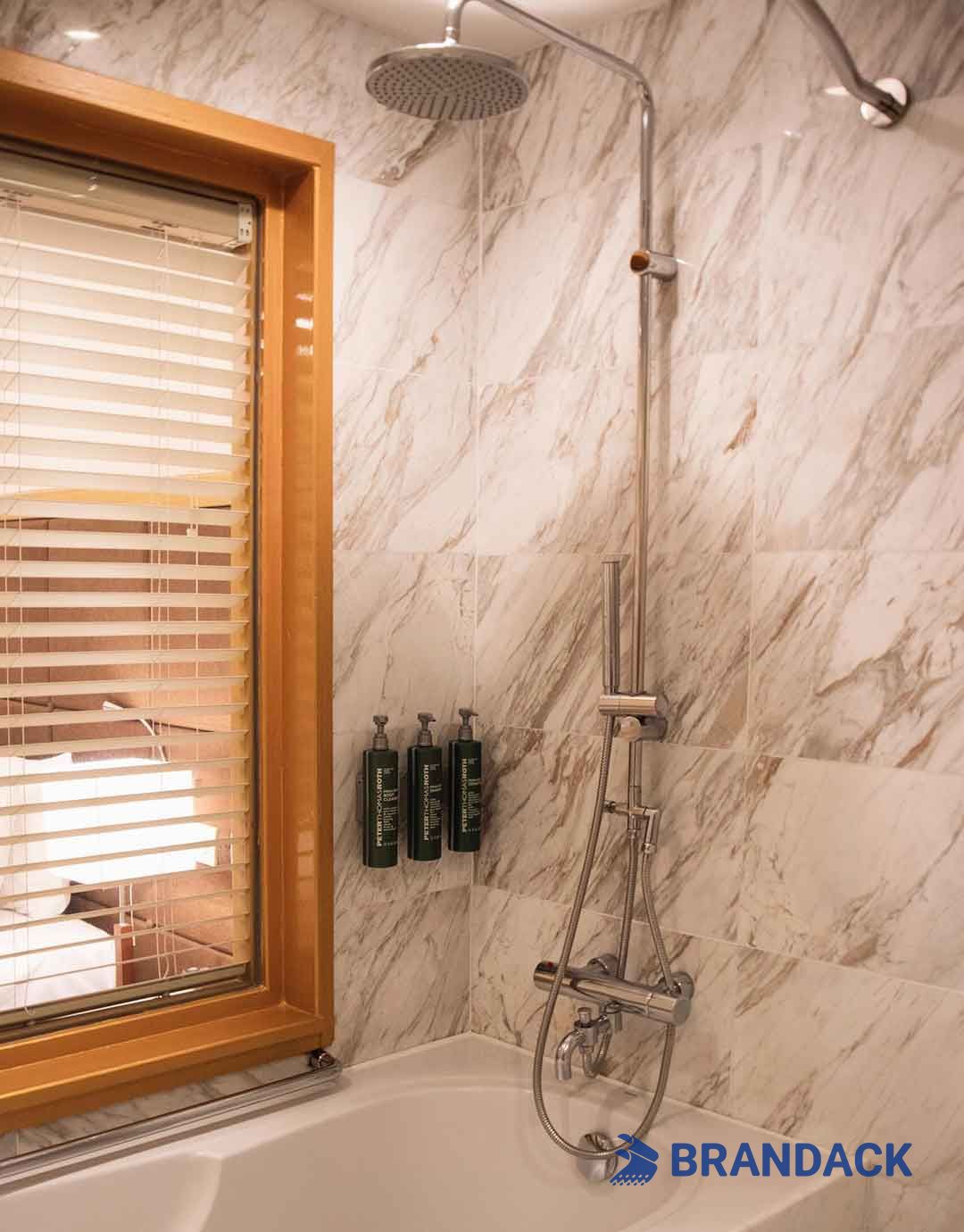 Custom Wooden RFID Hotel Key Cards for Memorable Advertising