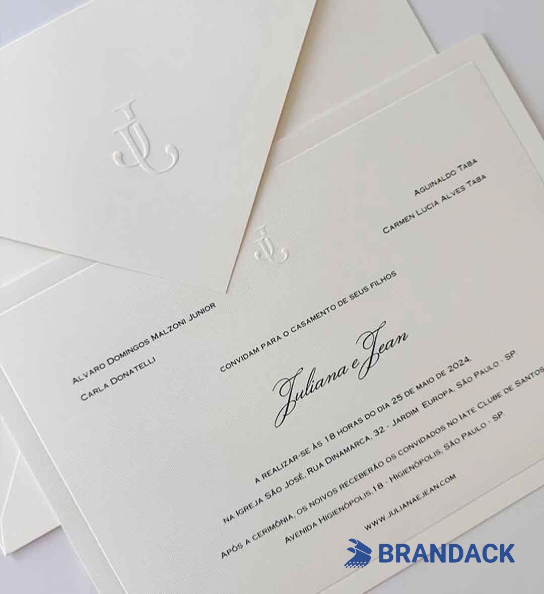 Custom Printed Good Embossed Gloss Business Cards to Stand Out