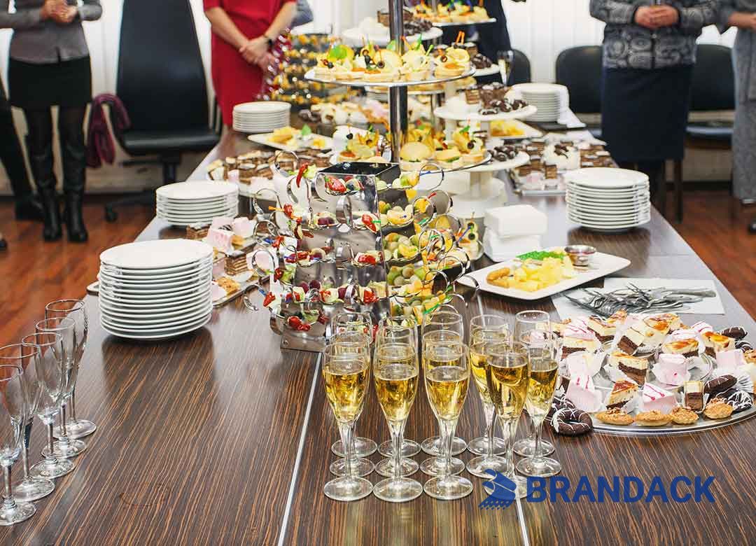 Custom Party Crackers Bulk Supplies with Design Services