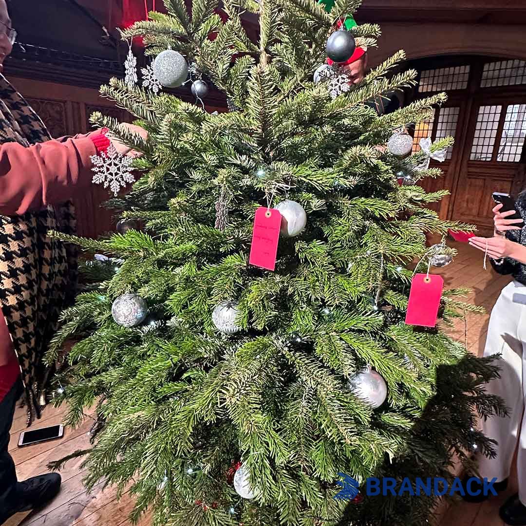 Holiday Table Party Poppers Custom to Stand out on Shelves