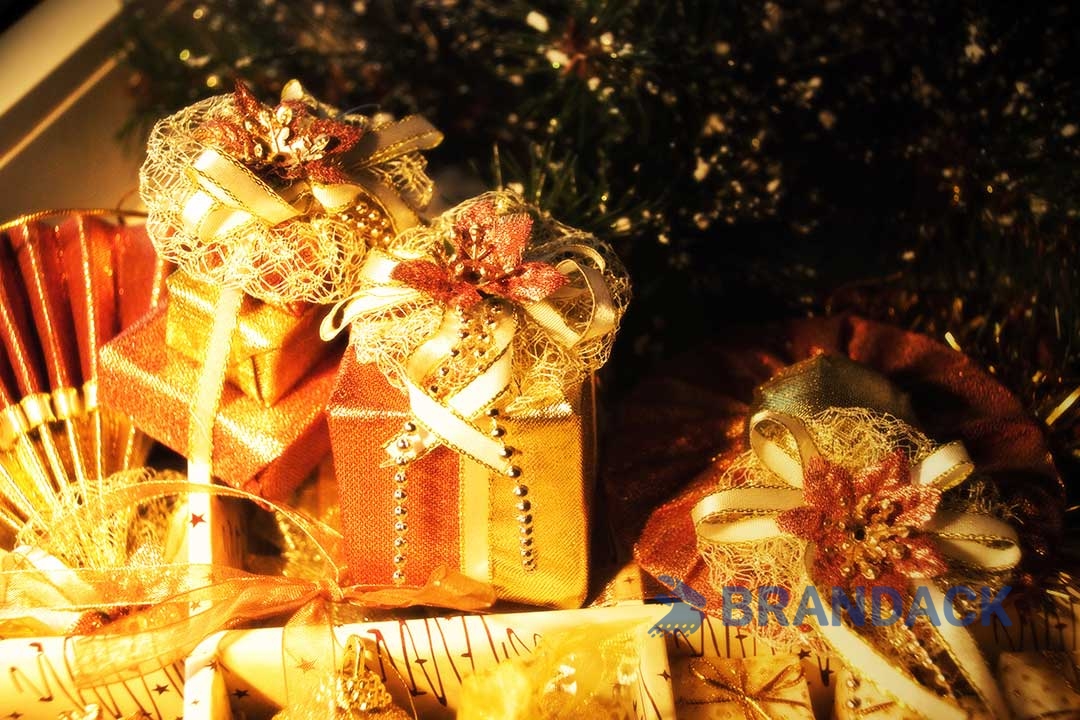 High-end Flat Pack Christmas Crackers in Stock with Designer Service